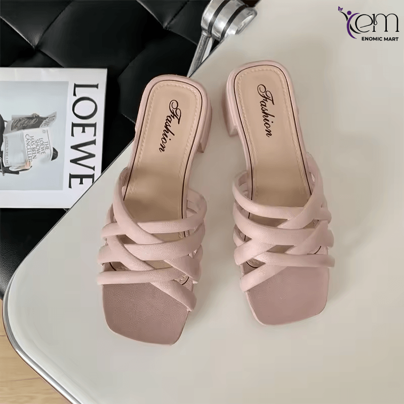 Women's Custom Fashion Summer Outdoor New Thick Heel Sandals Casual Beach Slippers Hollow Design Medium Heel Slip-on Outerwear